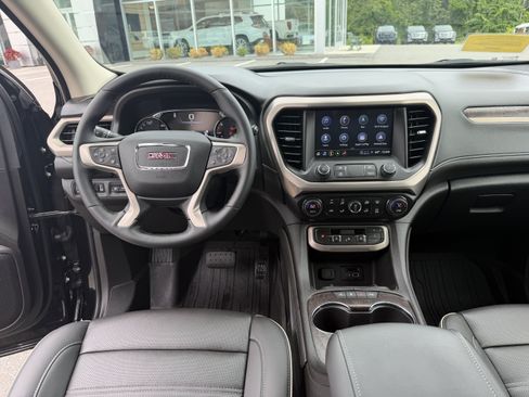 Used 2023 GMC Acadia Denali w/ Denali Ultimate Package AWD/4WD image 2