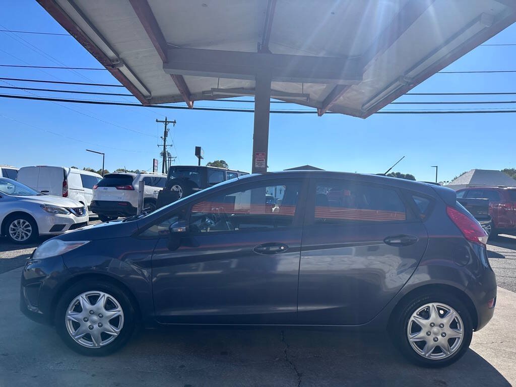 Used 2013 Ford Fiesta SE FWD image 5