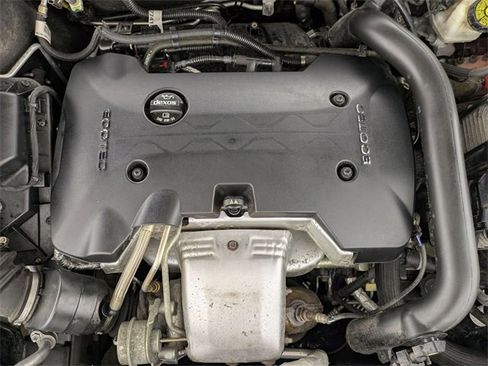 Used 2017 Buick Regal Sport Touring image 31