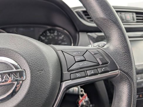 Used 2019 Nissan Rogue Sport S image 13