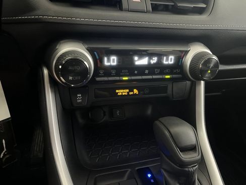 Used 2022 Toyota RAV4 LE AWD/4WD image 70