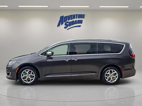 Used 2020 Chrysler Pacifica Limited FWD image 4