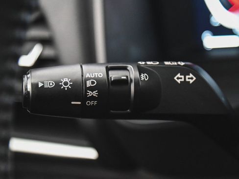 Used 2022 Nissan Rogue Platinum w/ Head-Up Display Package image 26