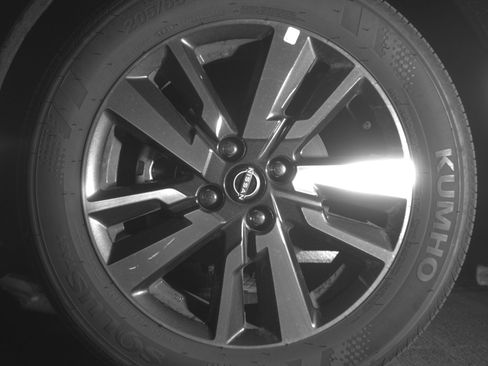 Used 2025 Nissan Versa SV image 12