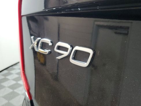 Certified 2023 Volvo XC90 B5 Plus w/ Protection Package image 10