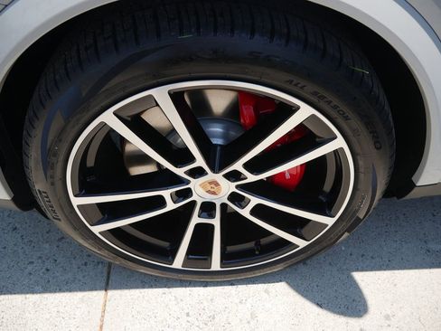 New 2026 Porsche Cayenne S AWD/4WD image 13