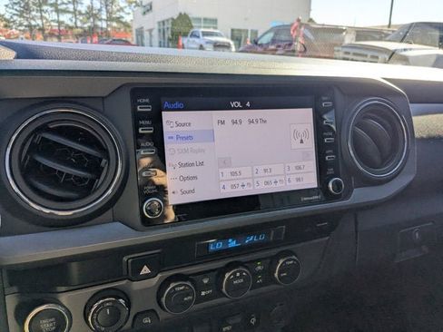 Used 2021 Toyota Tacoma TRD Off-Road image 21