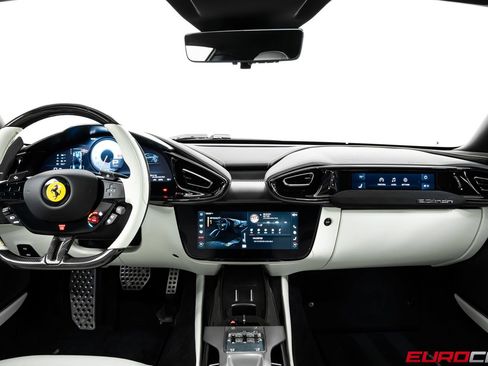 Used 2025 Ferrari 12Cilindri RWD image 32