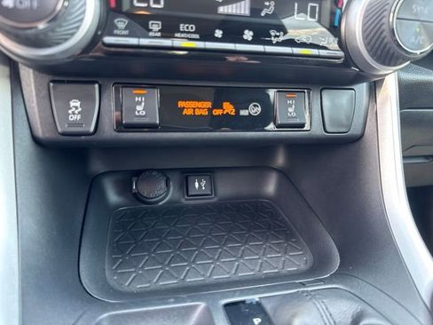 Used 2019 Toyota RAV4 XLE Premium AWD/4WD image 14