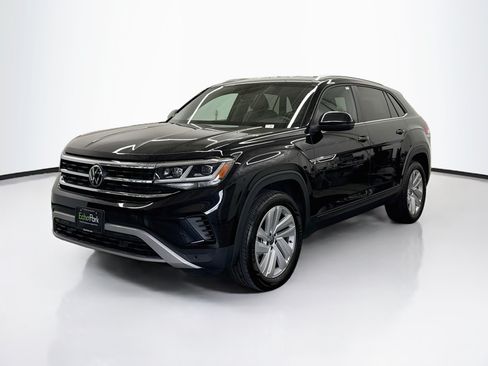 Used 2023 Volkswagen Atlas Cross Sport SE FWD image 3