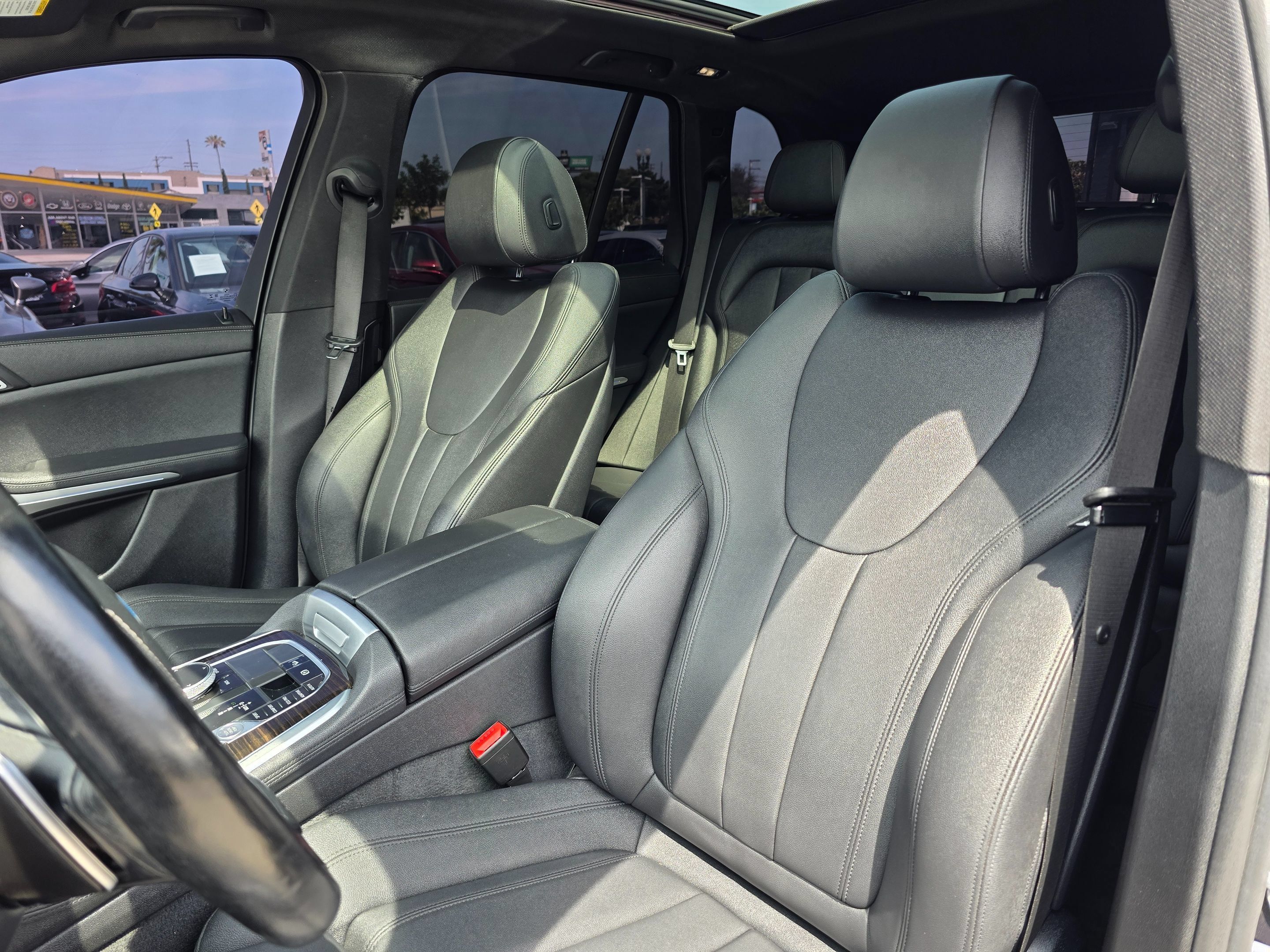 Used 2019 BMW X5 xDrive40i w/ Premium Package 2 AWD/4WD image 17