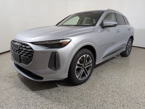 New 2025 Audi Q5 Prestige image 3