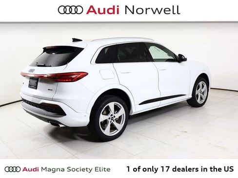 New 2025 Audi Q5 Premium Plus image 17