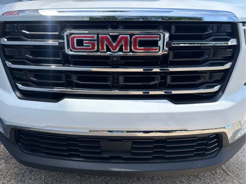 Used 2025 GMC Acadia Elevation FWD image 11