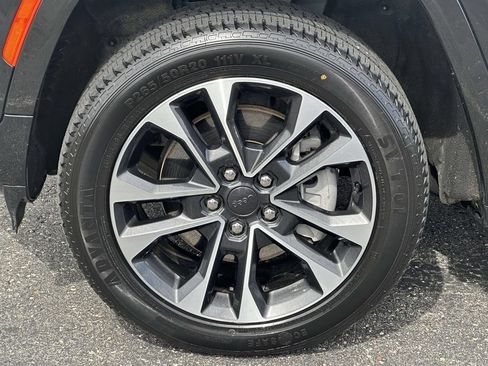 Used 2023 Jeep Grand Cherokee L Overland AWD/4WD image 9