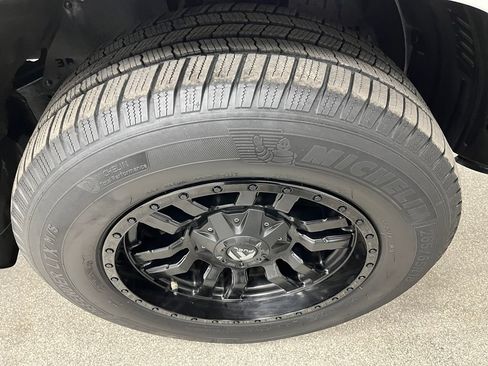Used 2019 Toyota 4Runner SR5 Premium AWD/4WD image 18