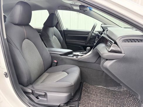 Used 2019 Toyota Camry LE FWD image 36