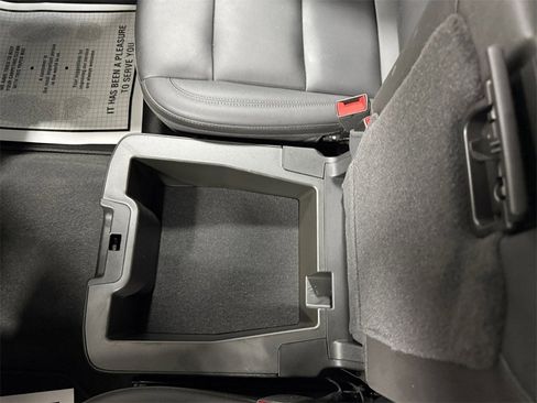 Used 2025 GMC Sierra 1500 SLT image 25