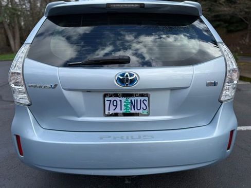 Used 2012 Toyota Prius V Five image 6