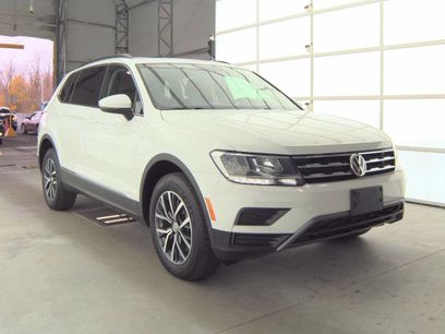 Used 2020 Volkswagen Tiguan SE w/ Panoramic Sunroof Package