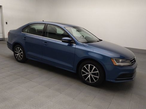 Used 2017 Volkswagen Jetta SE FWD image 11