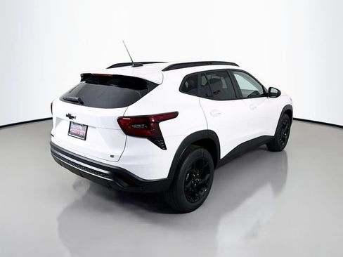 New 2026 Chevrolet Trax LT w/ Driver Confidence Package FWD image 9