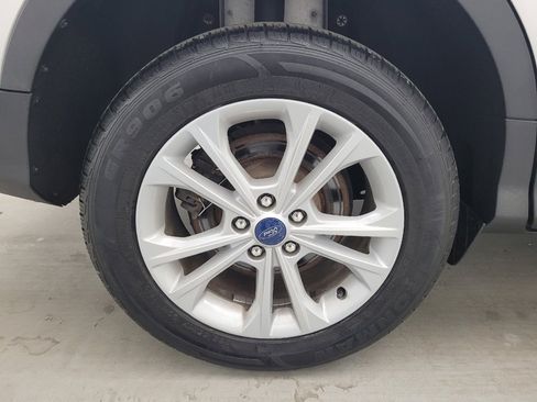 Used 2019 Ford Escape SE FWD image 31