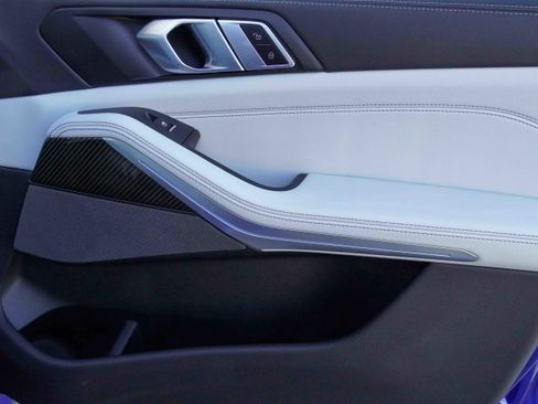 Certified 2025 BMW X5 M60i image 32