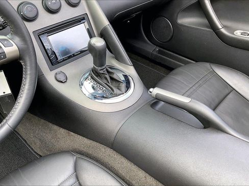 Used 2007 Pontiac Solstice Convertible w/ Premium Package RWD image 18