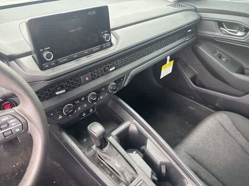 Used 2025 Honda Accord SE image 19