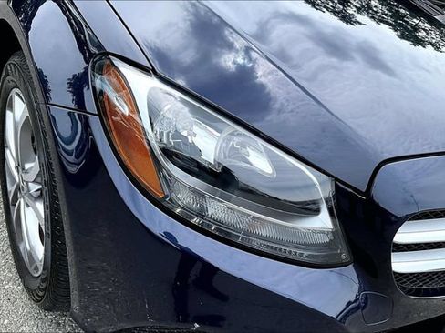 Used 2018 Mercedes-Benz C 300 4MATIC Sedan image 24