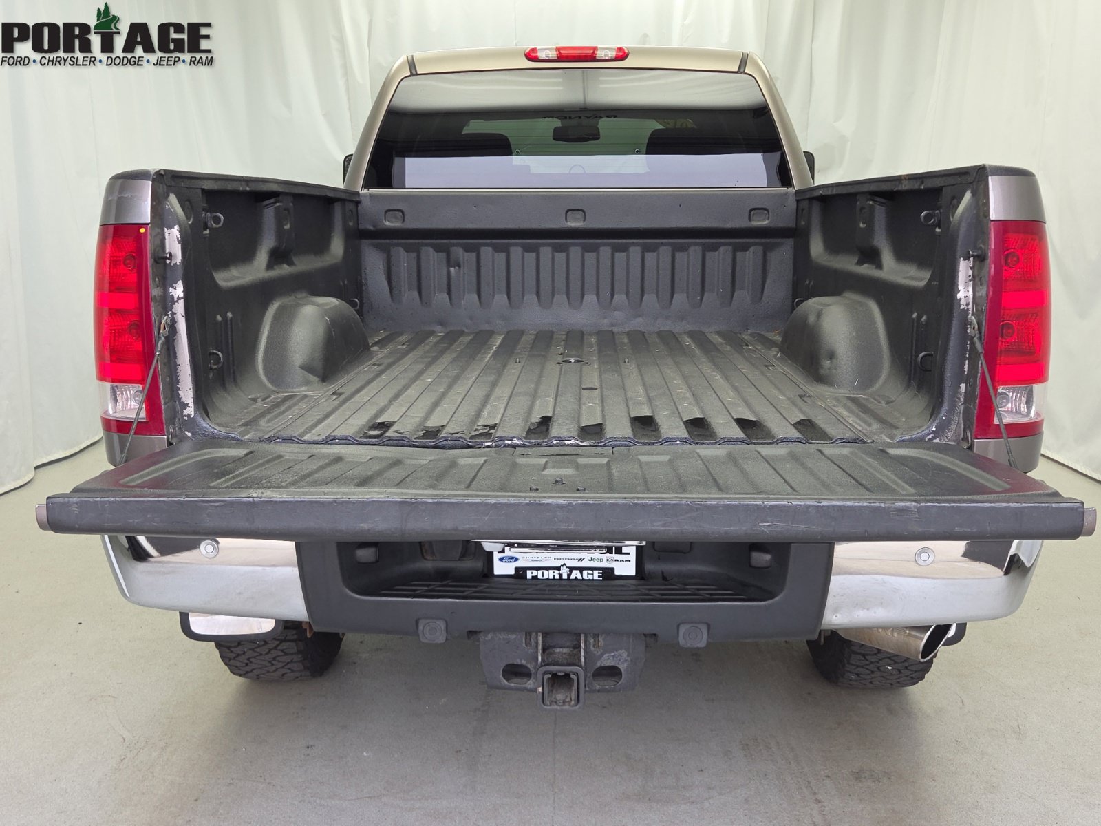 Used 2012 GMC Sierra 2500 SLE w/ SLE Preferred Package AWD/4WD image 32