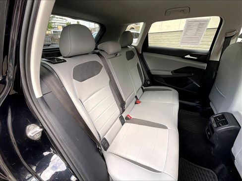 Certified 2022 Volkswagen Taos SE FWD image 26