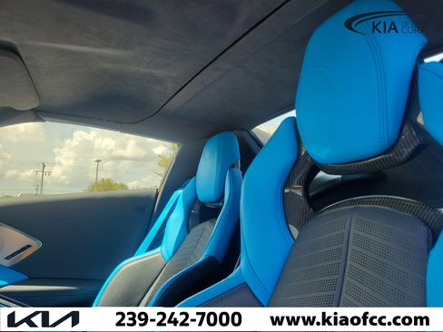 Used 2022 Chevrolet Corvette Stingray Premium Conv w/ Z51 Performance Package RWD image 16