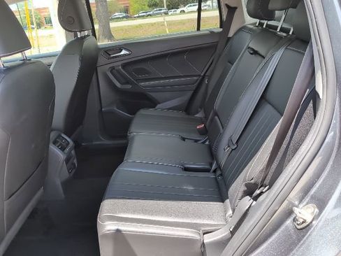 Used 2023 Volkswagen Tiguan SE image 26