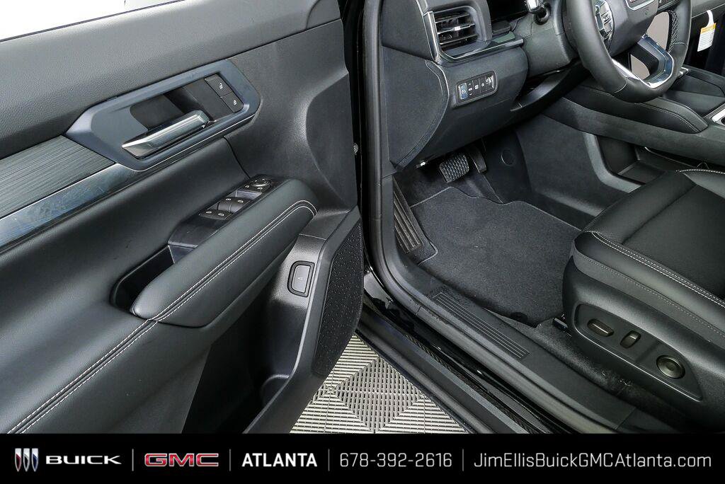 Used 2026 GMC Terrain Elevation w/ Elevation Premium Package FWD image 8