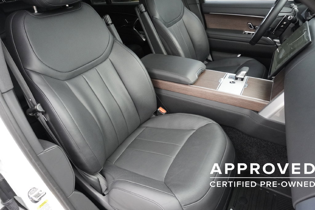 Used 2025 Land Rover Range Rover Long Wheelbase SE AWD/4WD image 24