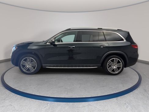 Used 2024 Mercedes-Benz GLS 450 4MATIC image 8
