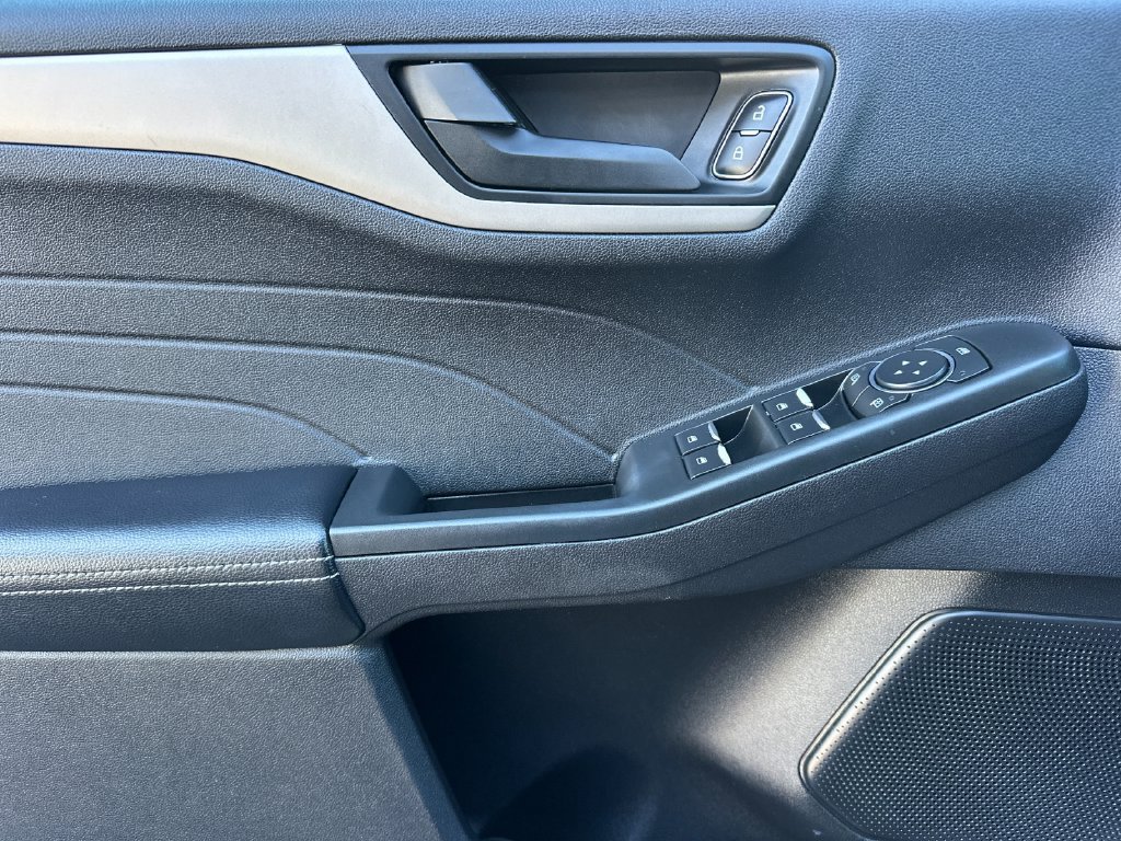 Used 2022 Ford Escape SE AWD/4WD image 10
