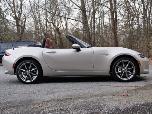Used 2022 MAZDA MX-5 Miata Grand Touring image 30