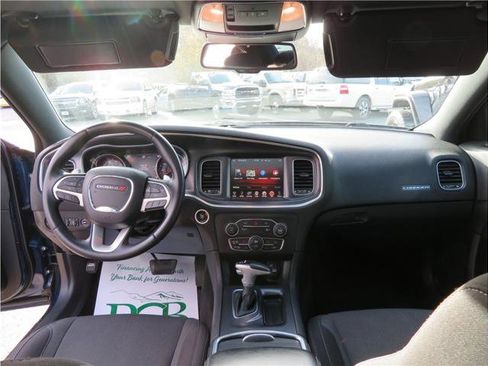 Used 2015 Dodge Charger SXT w/ Driver Confidence Group image 6