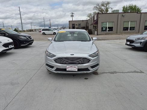 Used 2018 Ford Fusion SE FWD image 15