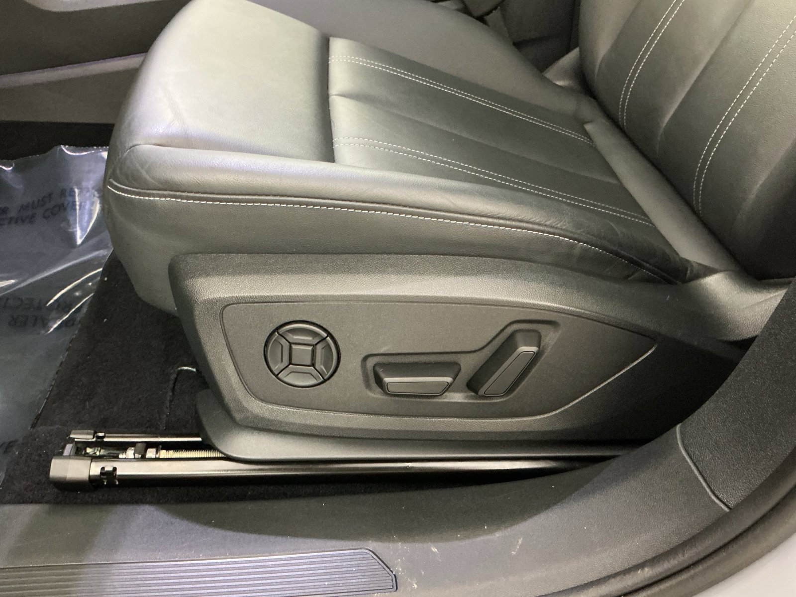 Used 2024 Audi Q4 e-tron Prestige w/ Black Optic Package AWD/4WD image 13