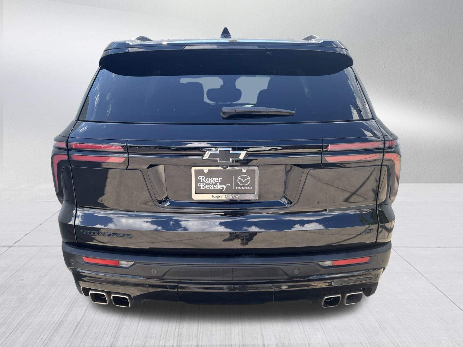 Used 2024 Chevrolet Traverse LT w/ Midnight/Sport Edition FWD image 7