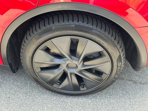 Used 2024 Tesla Model Y Long Range AWD/4WD image 34