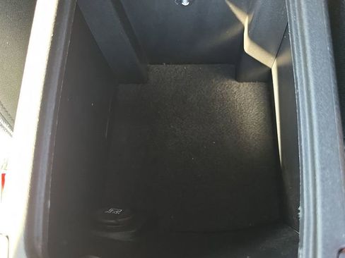 Used 2011 Chrysler 200 Touring FWD image 27