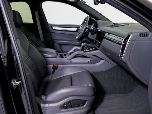 Certified 2023 Porsche Cayenne Coupe image 8