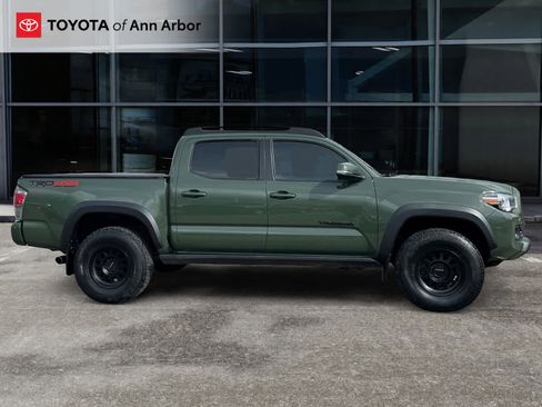 Used 2022 Toyota Tacoma TRD Off-Road w/ Black Out Package (TMS) image 10