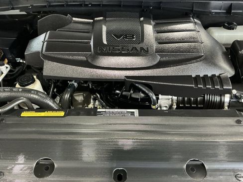 Used 2024 Nissan Titan SV w/ SV Bronze Edition Package image 31