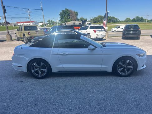 Used 2016 Ford Mustang Convertible w/ Equipment Group 051A RWD image 4